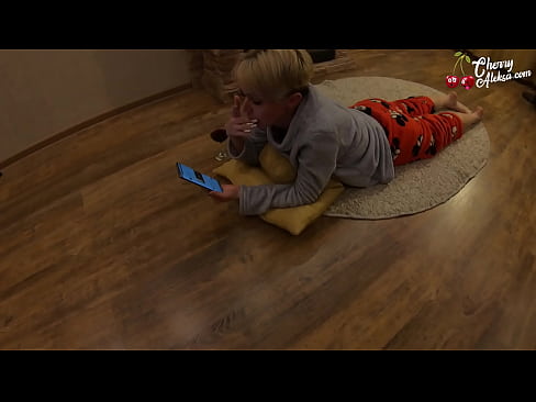 ❤️ Galna blondinen suger en enorm kuk och studsar på den - Analsex ❤ Porno at sv.kenhdammy.top ﹏