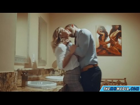 ❤️ När en bystig blondin förför dig på en offentlig toalett ❤ Porno at sv.kenhdammy.top ﹏